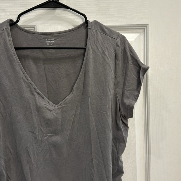 🩶 3/$15 🩶 Gray Maternity Shirt - Picture 3 of 5
